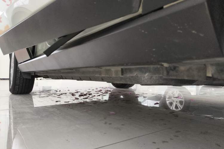Used Venucia T60EV 2020 AI Enjoyment Model Right Side Sill