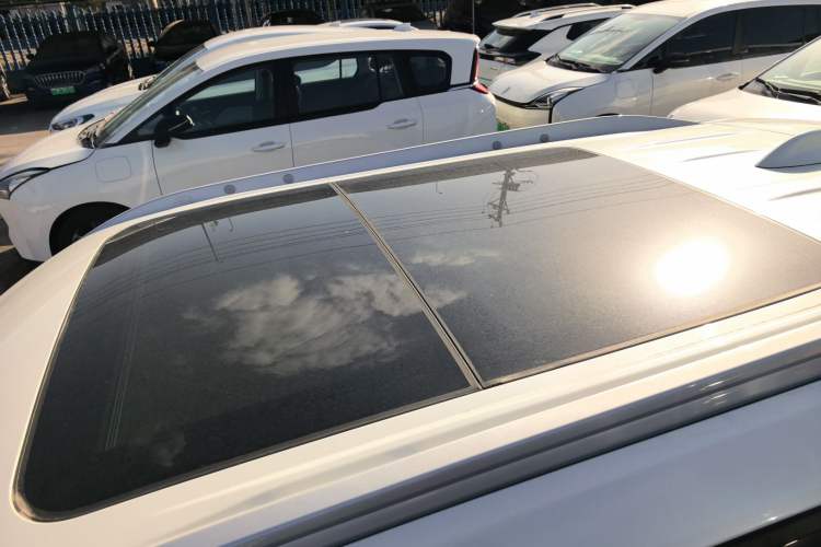 Used Venucia T60EV 2020 AI Enjoyment Model Roof