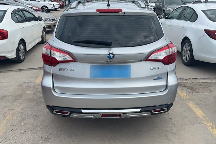 Used Venucia T70 2015 2.0L CVT Smart Edition Exterior 4