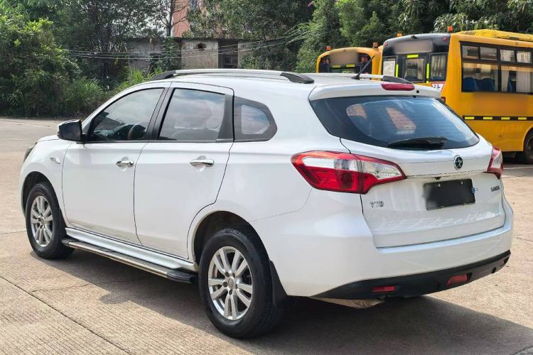 Used Venucia T70 2016 1.6L Manual Ruixing Edition Exterior 3