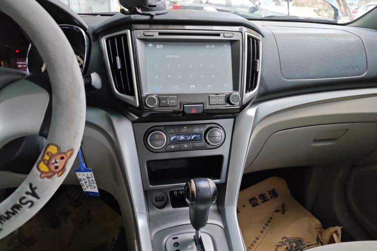 Used Venucia T70 2015 2.0L CVT Smart Edition Audio And AC Panel