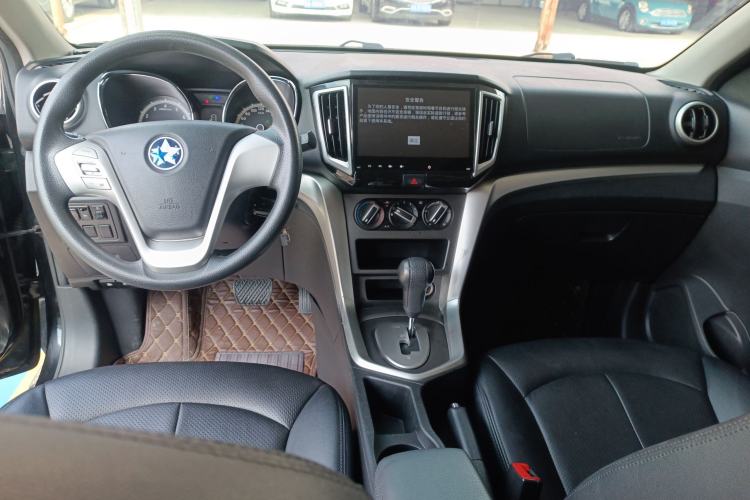 Used Venucia T70 2015 2.0L CVT Smart Choice Edition Center Console