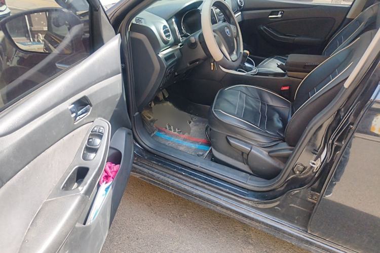 Used Venucia T70 2015 1.6L Manual Ruixing Edition Driver Seat