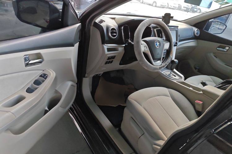 Used Venucia T70 2015 2.0L CVT Smart Edition Driver Seat