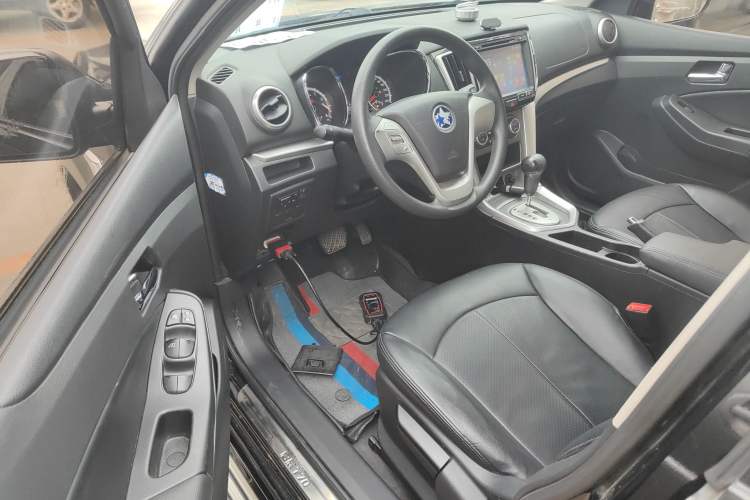Used Venucia T70 2015 2.0L CVT Smart Edition Driver Seat