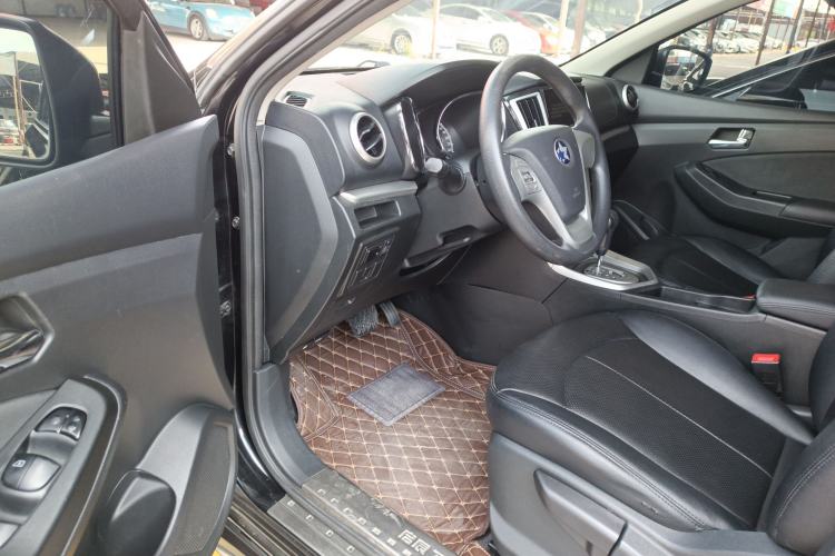 Used Venucia T70 2015 2.0L CVT Smart Choice Edition Driver Seat