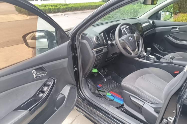 Used Venucia T70 2015 1.6L Manual Ruixing Edition Driver Seat