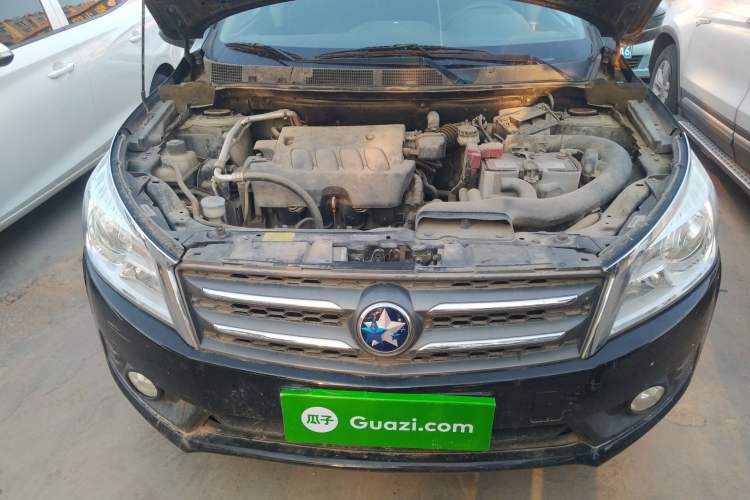 Used Venucia T70 2015 2.0L CVT Smart Choice Edition Engine Bay
