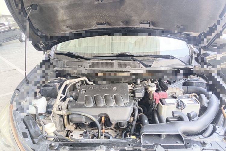 Used Venucia T70 2015 2.0L CVT Smart Choice Edition Engine Bay