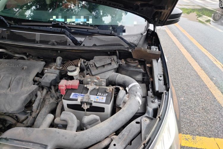 Used Venucia T70 2015 2.0L CVT Smart Edition Engine Bay Left