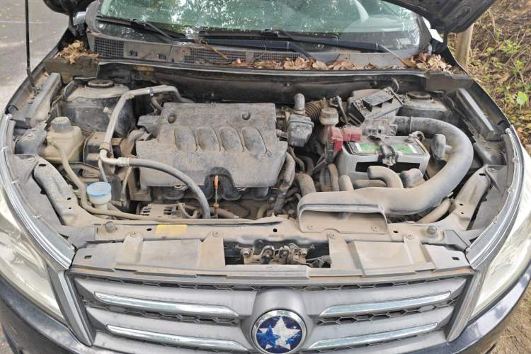 Used Venucia T70 2015 2.0L CVT Smart Choice Edition Engine Bay