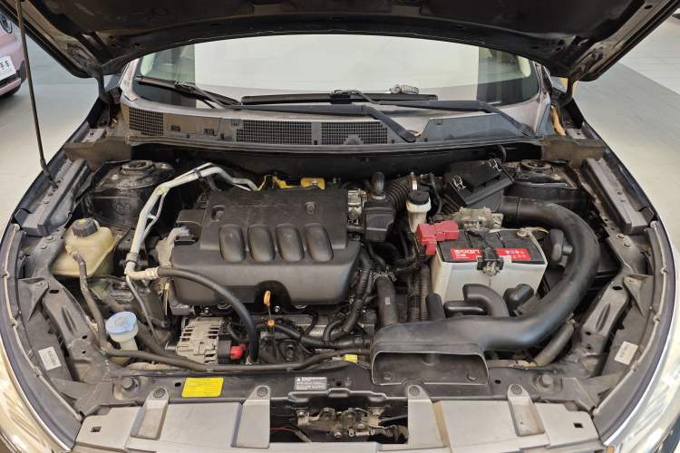 Used Venucia T70 2015 2.0L CVT Smart Choice Edition Engine Bay