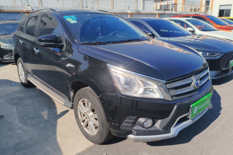Used Venucia T70 2015 2.0L Manual RuiQu Version Exterior 2