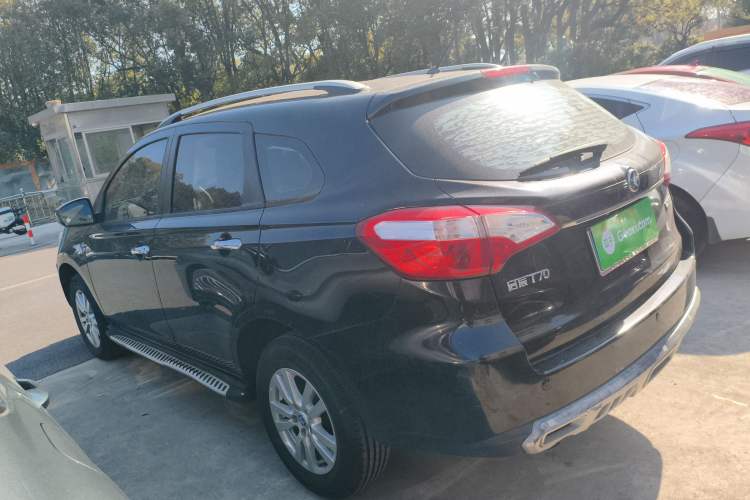 Used Venucia T70 2015 2.0L Manual RuiQu Version Exterior 3