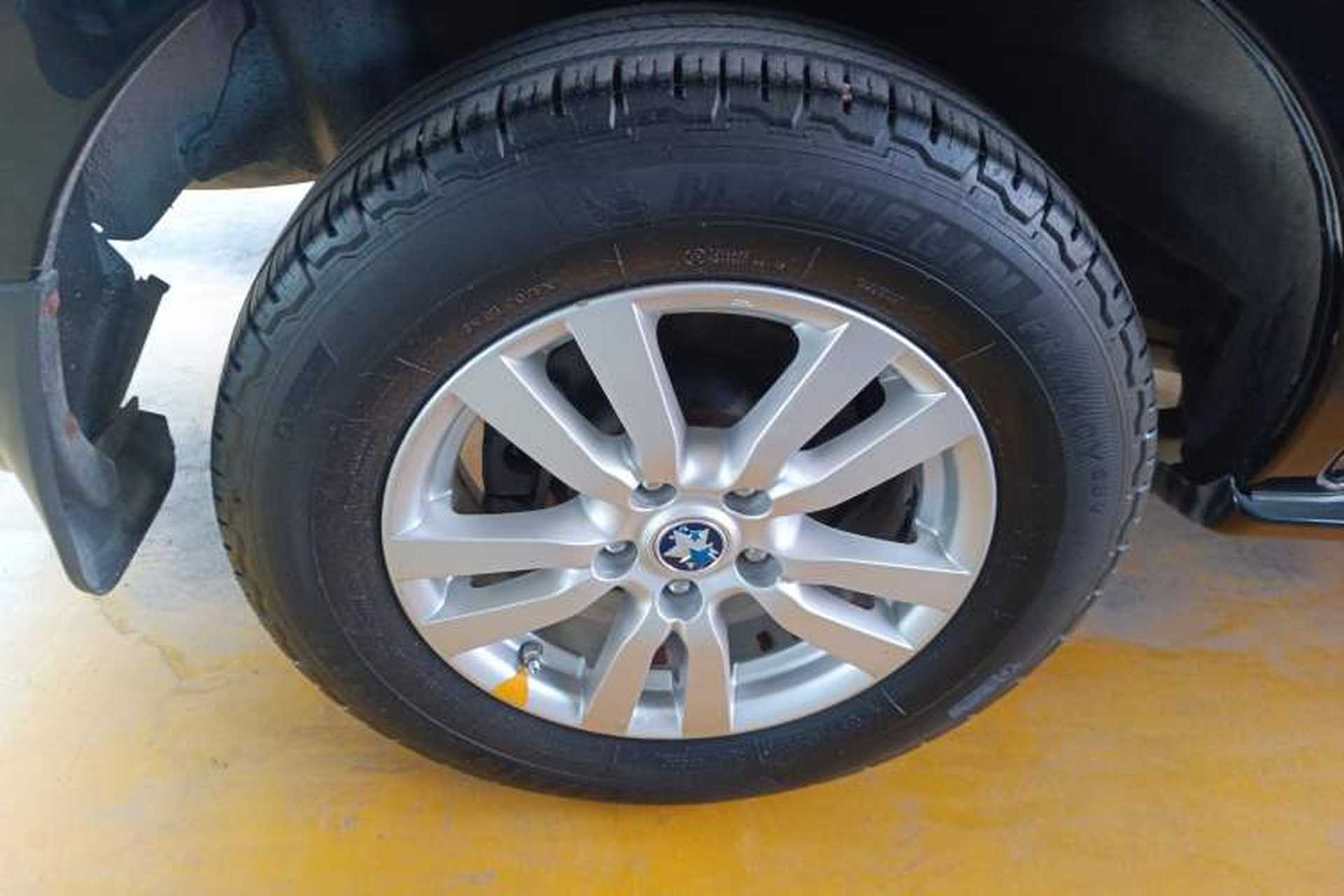 Used Venucia T70 2015 2.0L CVT Smart Choice Edition Exterior 4