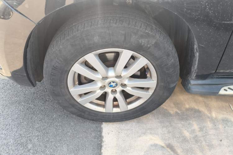 Used Venucia T70 2015 2.0L Manual RuiQu Version Exterior 7