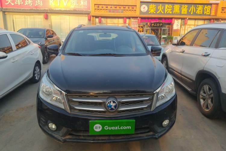 Used Venucia T70 2015 2.0L CVT Smart Choice Edition Front