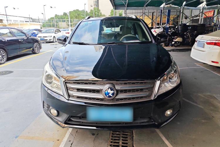 Used Venucia T70 2015 2.0L CVT Smart Edition Front