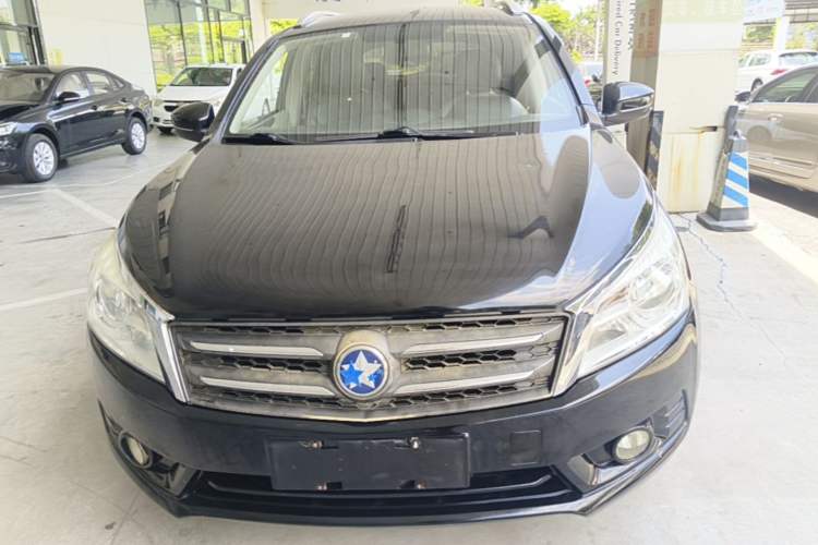 Used Venucia T70 2015 2.0L CVT Smart Choice Edition Front