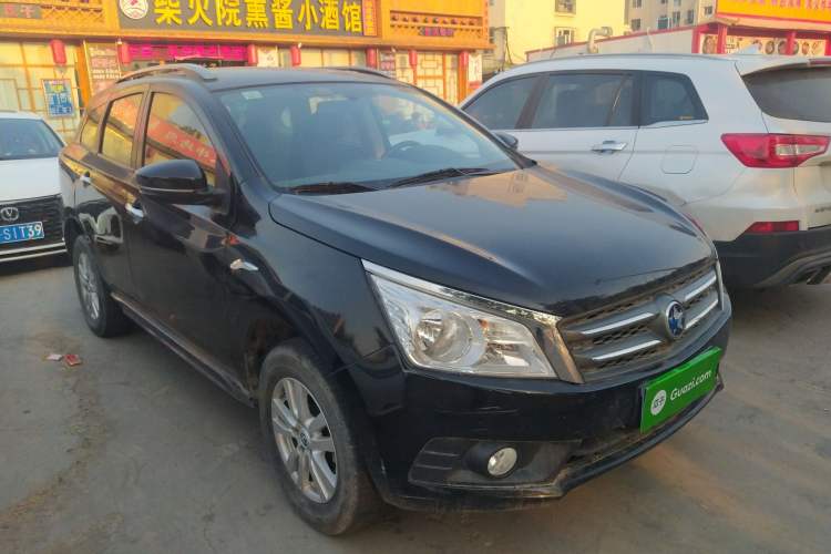 Used Venucia T70 2015 2.0L CVT Smart Choice Edition Front Right 45 Deg