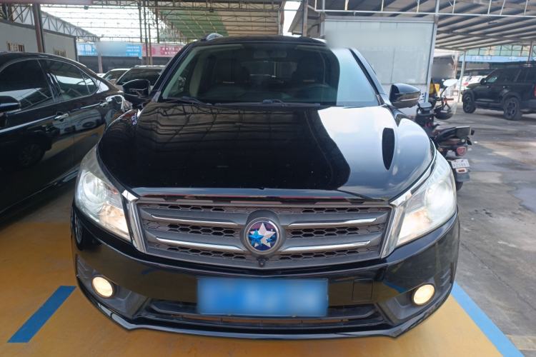 Used Venucia T70 2015 2.0L CVT Smart Choice Edition Front