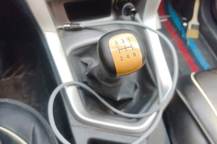 Used Venucia T70 2015 1.6L Manual Ruixing Edition Gear Lever
