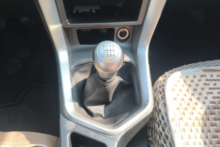 Used Venucia T70 2015 2.0L Manual RuiQu Version Gear Lever