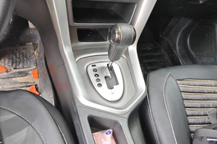 Used Venucia T70 2015 2.0L CVT Smart Choice Edition Gear Lever