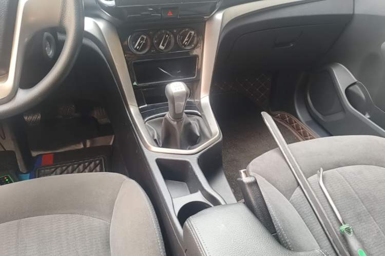 Used Venucia T70 2015 1.6L Manual Ruixing Edition Gear Lever