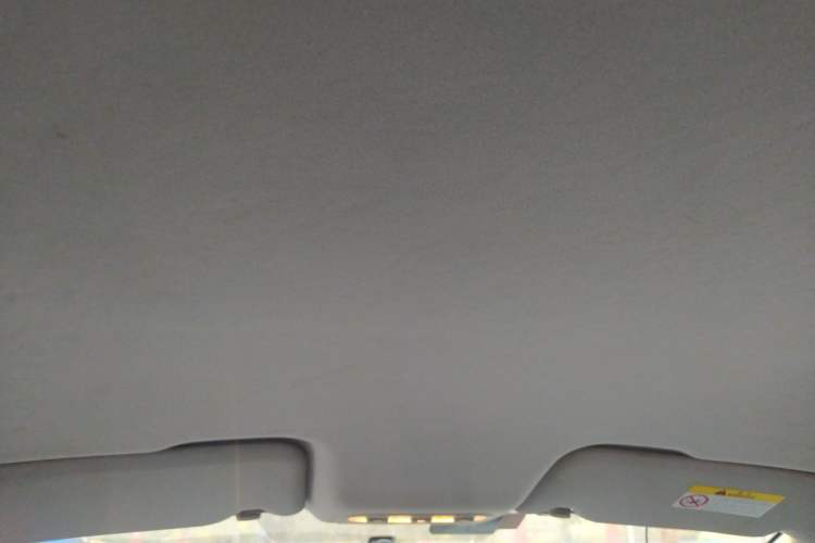 Used Venucia T70 2015 2.0L CVT Smart Choice Edition Headliner