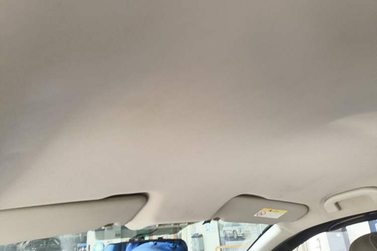 Used Venucia T70 2015 2.0L CVT Smart Choice Edition Headliner