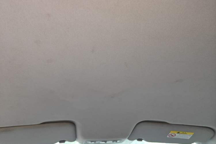 Used Venucia T70 2015 2.0L CVT Smart Choice Edition Headliner