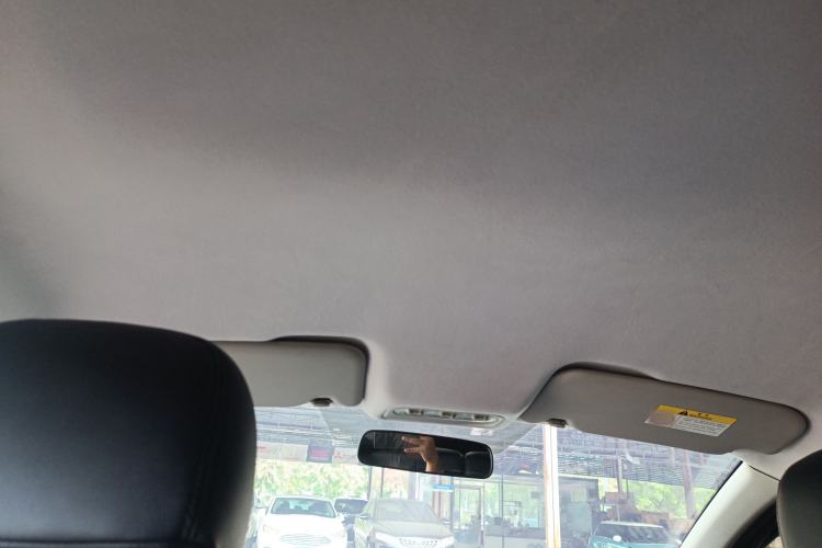Used Venucia T70 2015 2.0L CVT Smart Choice Edition Headliner