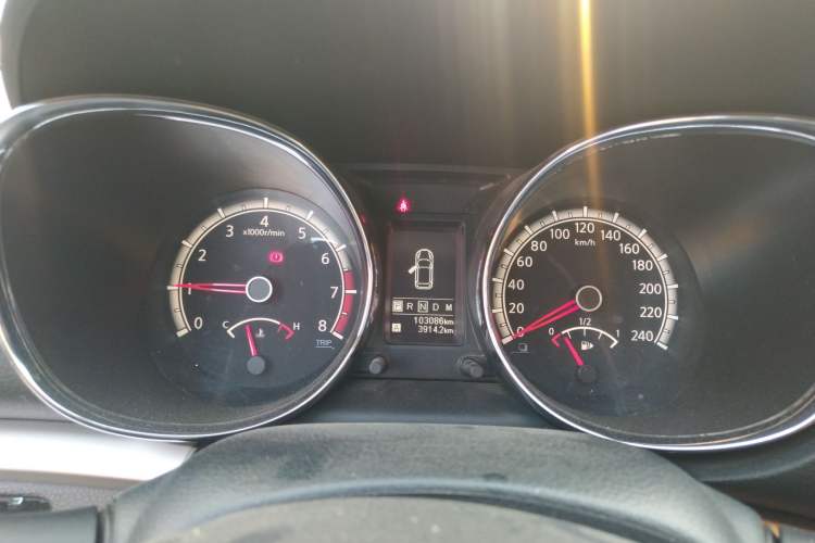 Used Venucia T70 2015 2.0L CVT Smart Choice Edition Instrument Cluster