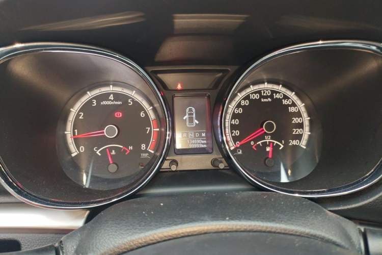Used Venucia T70 2015 2.0L CVT Smart Choice Edition Instrument Cluster
