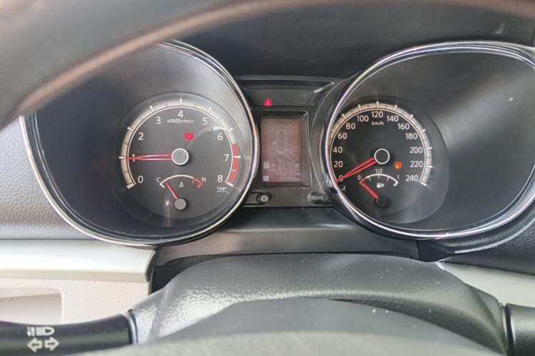 Used Venucia T70 2015 2.0L CVT Smart Choice Edition Instrument Cluster