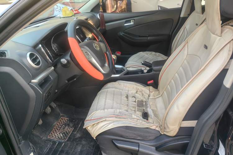 Used Venucia T70 2015 2.0L Manual RuiQu Version Interior 1