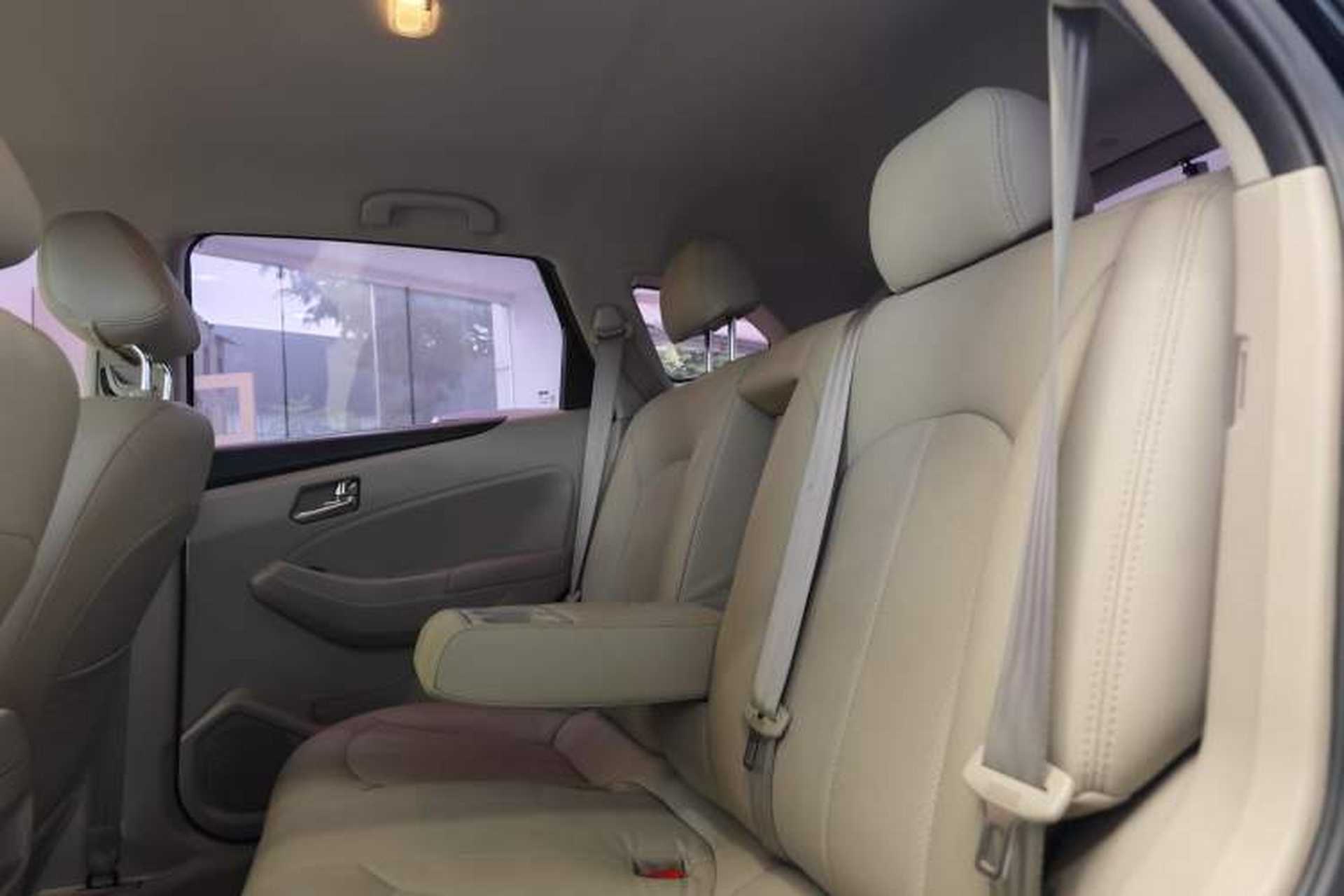 Used Venucia T70 2015 2.0L CVT Smart Choice Edition Interior 7