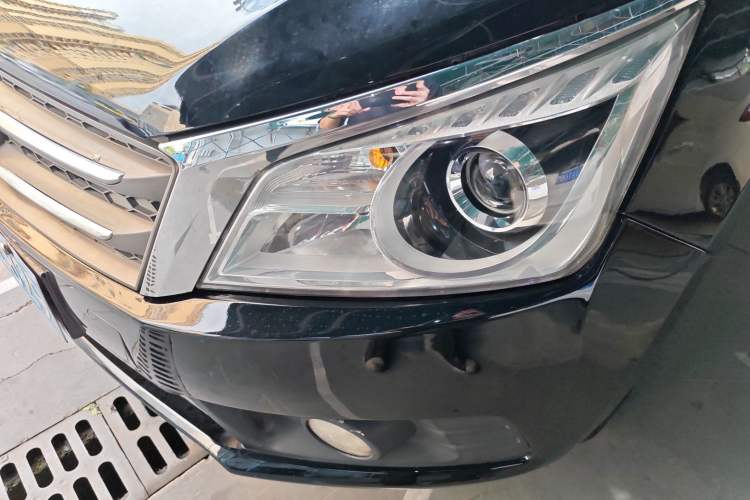 Used Venucia T70 2015 2.0L CVT Smart Edition Left Front Headlight