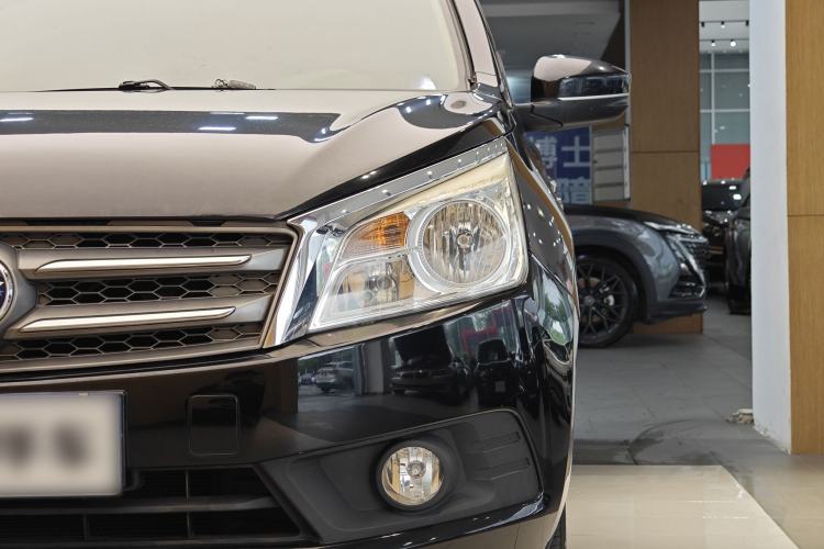 Used Venucia T70 2015 2.0L CVT Smart Choice Edition Left Front Headlight