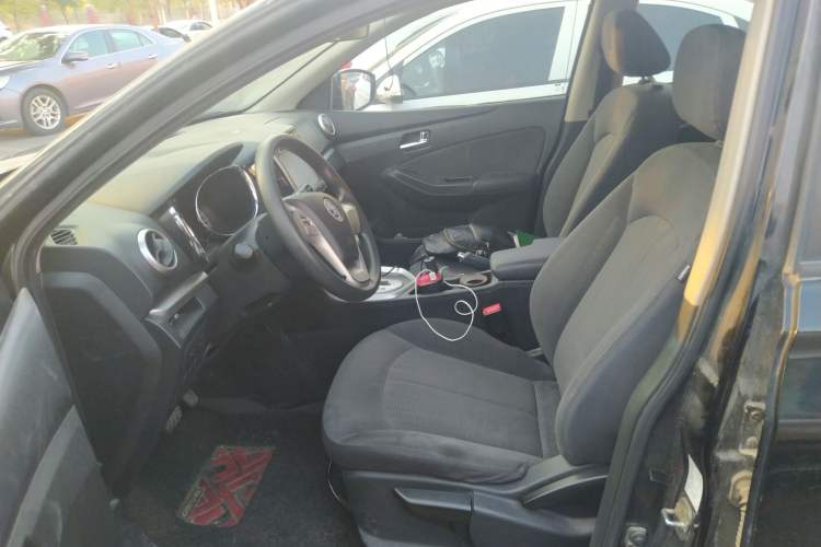 Used Venucia T70 2015 2.0L CVT Smart Choice Edition Left Front Seat