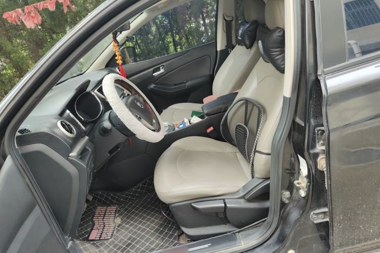 Used Venucia T70 2015 2.0L CVT Smart Edition Left Front Seat