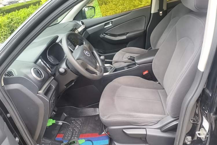 Used Venucia T70 2015 1.6L Manual Ruixing Edition Left Front Seat