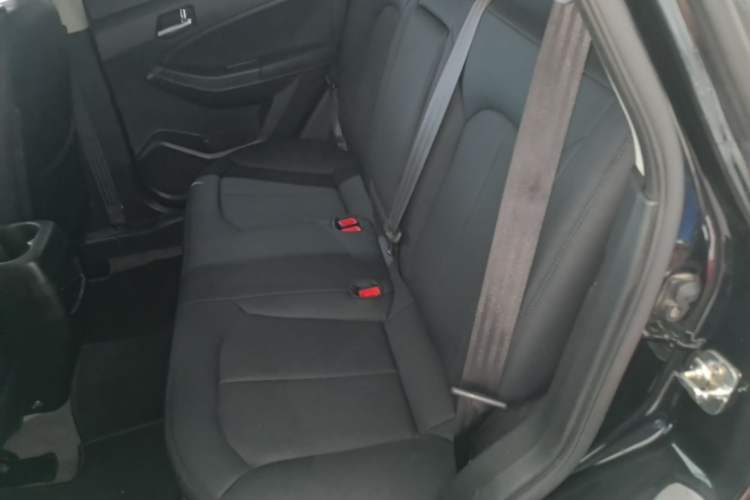 Used Venucia T70 2015 2.0L CVT Smart Choice Edition Left Rear Seat