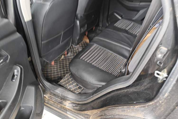 Used Venucia T70 2015 2.0L CVT Smart Choice Edition Left Rear Seat