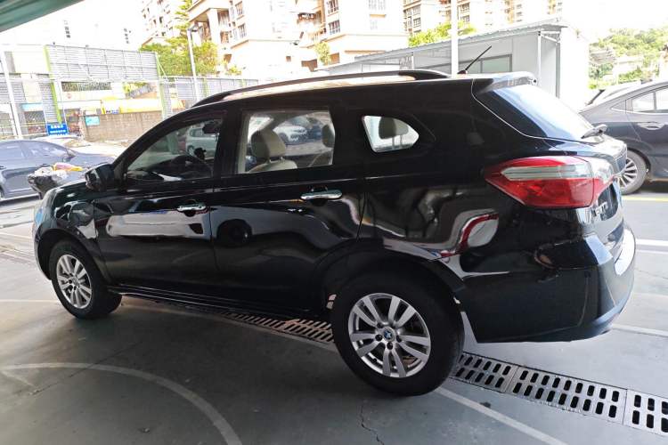 Used Venucia T70 2015 2.0L CVT Smart Edition Left Side
