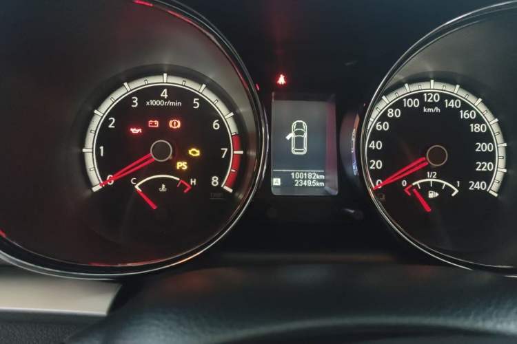 Used Venucia T70 2015 2.0L Manual RuiQu Version Odometer Close Up