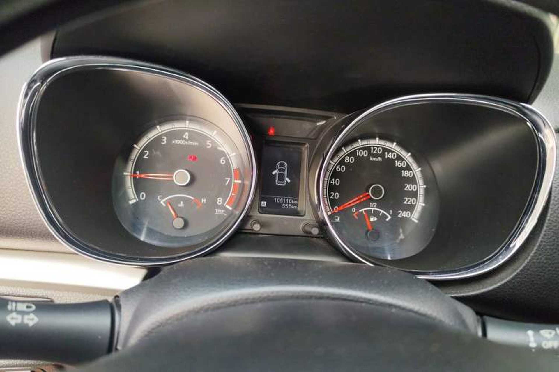 Used Venucia T70 2015 2.0L Manual RuiQu Version Odometer Close Up