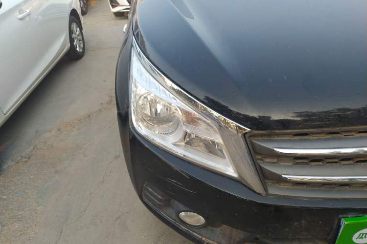 Used Venucia T70 2015 2.0L CVT Smart Choice Edition Right Front Headlight