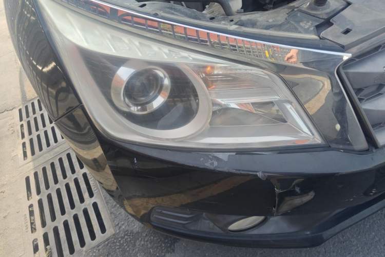 Used Venucia T70 2015 2.0L CVT Smart Edition Right Front Headlight
